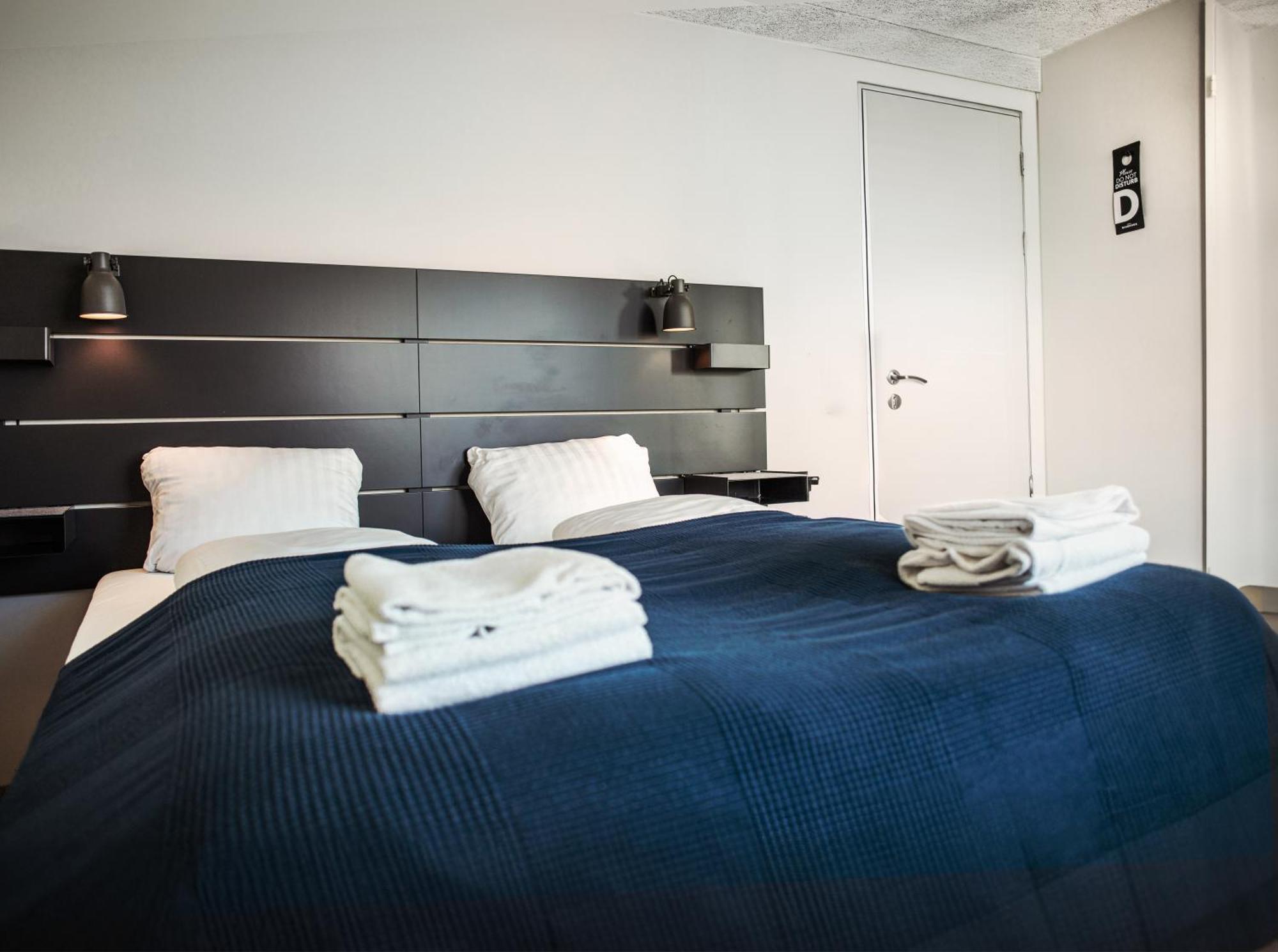 Hotel Djurhuus 토르스하운 객실 사진